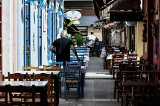 Από την επίπλαστη επιτυχία στην τακτική των απειλών