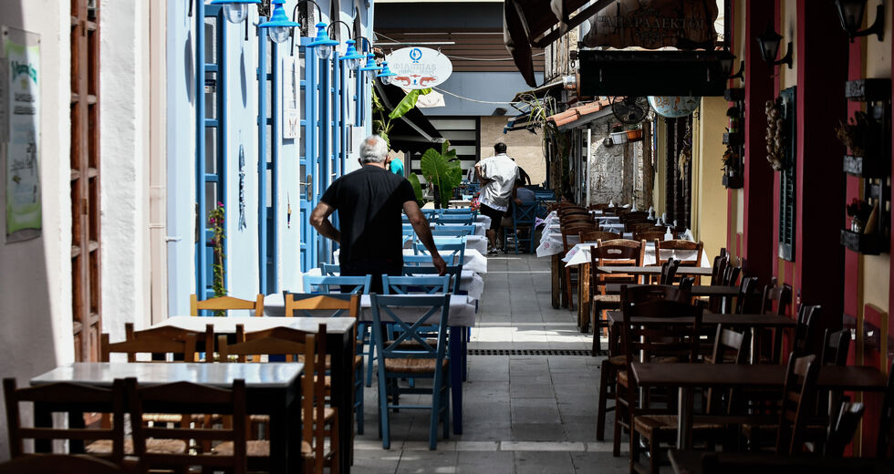 Από την επίπλαστη επιτυχία στην τακτική των απειλών