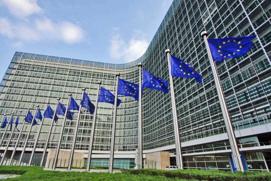 Πράσινο φως από Κομισιόν για τις επιστρεπτέες προκαταβολές