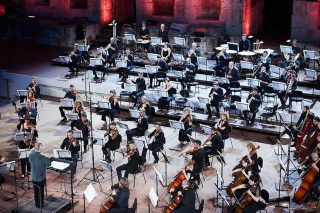 Πόσους «Ελληνικούς Χορούς» στη σειρά μπορεί να αντέξει το έθνος;