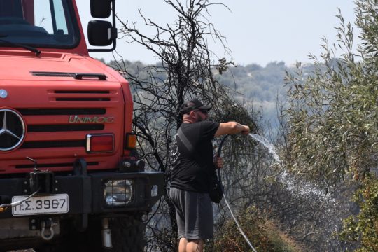 Δασικές πυρκαγιές σε Πελοπόννησο, Καστοριά, Λάρισα, Κιλκίς και Θάσο