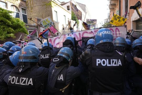 G20: Ένταση μεταξύ αστυνομίας και διαδηλωτών