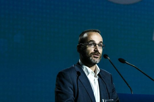 «Θωράκιση του ΕΣΥ και μέτρα στους χώρους δουλειάς για να στηριχθεί ο εμβολιασμός»