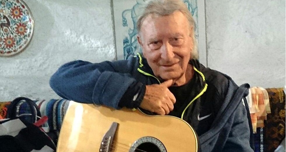 «Ανθρωποι είμαστε»…