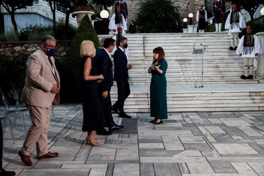 Το κράτος δικαιούται. Οι πολίτες δικαιούνται;