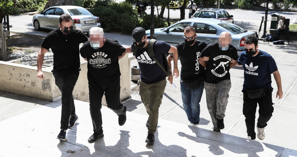 Ηλιούπολη: Συνελήφθη και ο πατέρας της 19χρονης – Φέρεται να τη βίαζε από τα 11