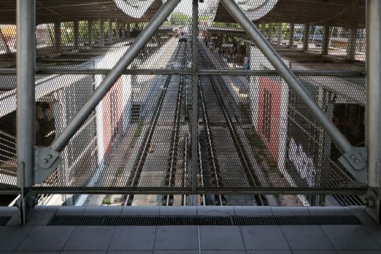 Διακοπή δρομολογίων του ΗΣΑΠ λόγω φωτιάς σε καλώδια
