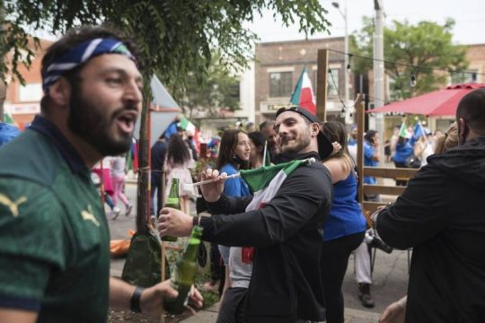 Ξέφρενοι πανηγυρισμοί στην Ιταλία για τον θρίαμβο στο Euro