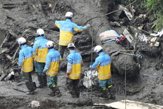 Σφοδρές βροχοπτώσεις οδήγησαν σε μαζικές εκκενώσεις στη νότια Ιαπωνία