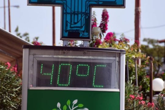 Άμεσα μέτρα προστασίας των εργαζομένων από τον καύσωνα ζητά το ΚΚΕ