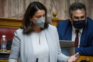 Νέες τροπολογίες σε 7 άρθρα του νομοσχεδίου κατέθεσε η Υπουργός Παιδείας