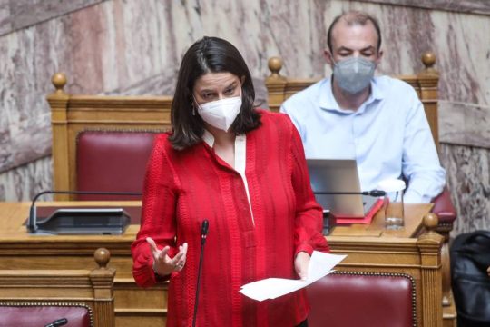 Μισόλογα Κεραμέως για τα υποχρεωτικά τεστ σε εκπαιδευτικούς