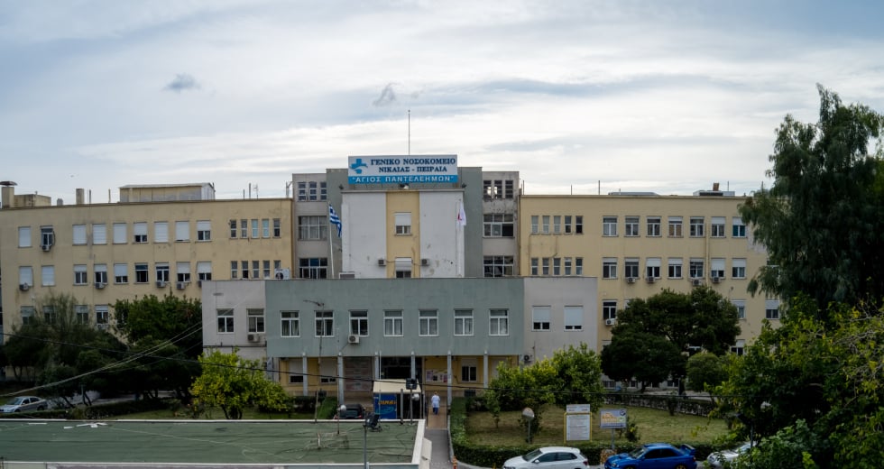 Ενας ψυκτικός για δύο νοσοκομεία εν μέσω καύσωνα και πανδημίας