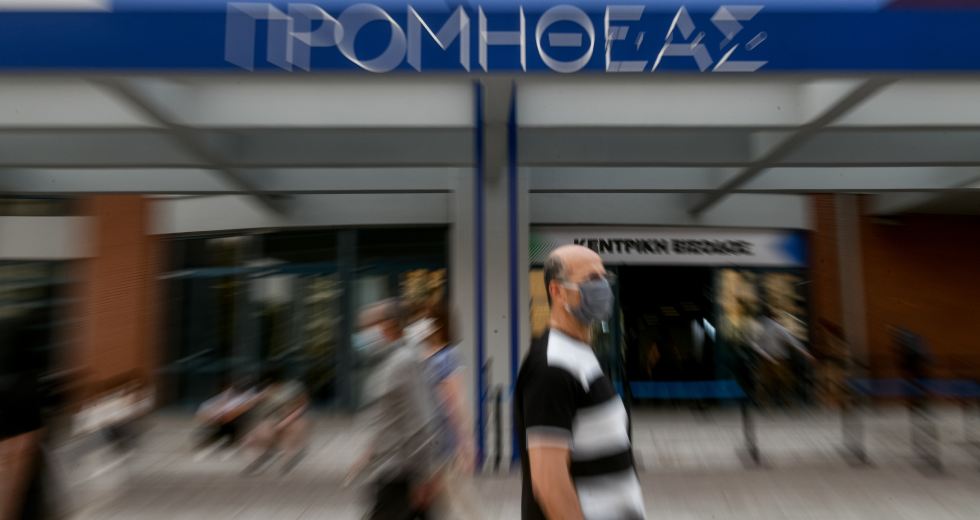 Συνεδριάζει η Επιτροπή με φόντο την έκρηξη κρουσμάτων