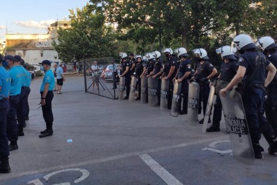 ΜΑΤ κατά κατοίκων στα Πατήσια