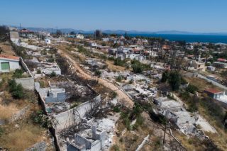 Σκιώδης πολεοδομικός διαγωνισμός του ΤΕΕ για το Μάτι