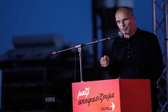 Βαρουφάκης: Η κυβέρνηση επενδύει στην πτώχευση