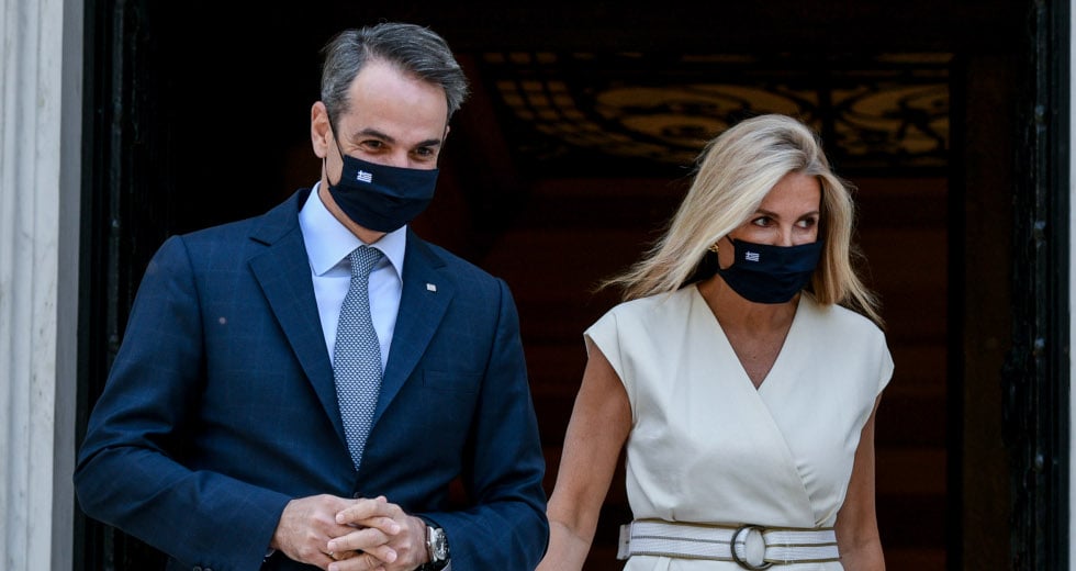 Τεράστια ερωτήματα για το πόθεν έσχες του πρωθυπουργικού ζεύγους