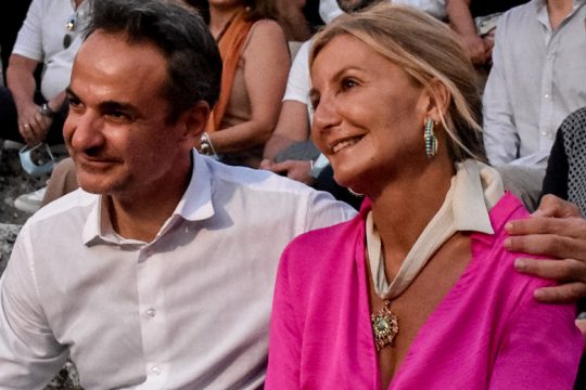 Ο Μητσοτάκης θα υπερασπιστεί τη Μαρέβα στο δικαστήριο