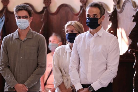 Έπεσε «σύρμα» στη Real News για τον υιό του πρωθυπουργού