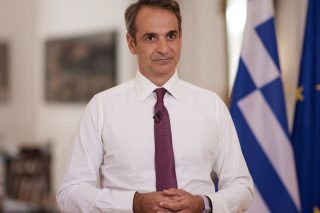 Ο εκφοβισμός γίνεται πράξη: Αν δεν εμβολιαστείτε, θα απολυθείτε…
