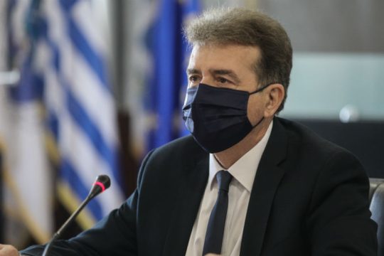 Υπόσχεται νόμο και τάξη για τα πάρτι στις βίλες της Μυκόνου
