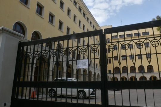 «Πονοκέφαλος» τα γηροκομεία της Αρχιεπισκοπής