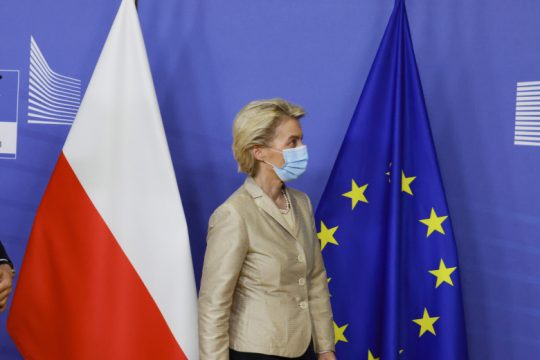 Πόλεμος μέχρις εσχάτων μεταξύ Πολωνίας και Ε.Ε.