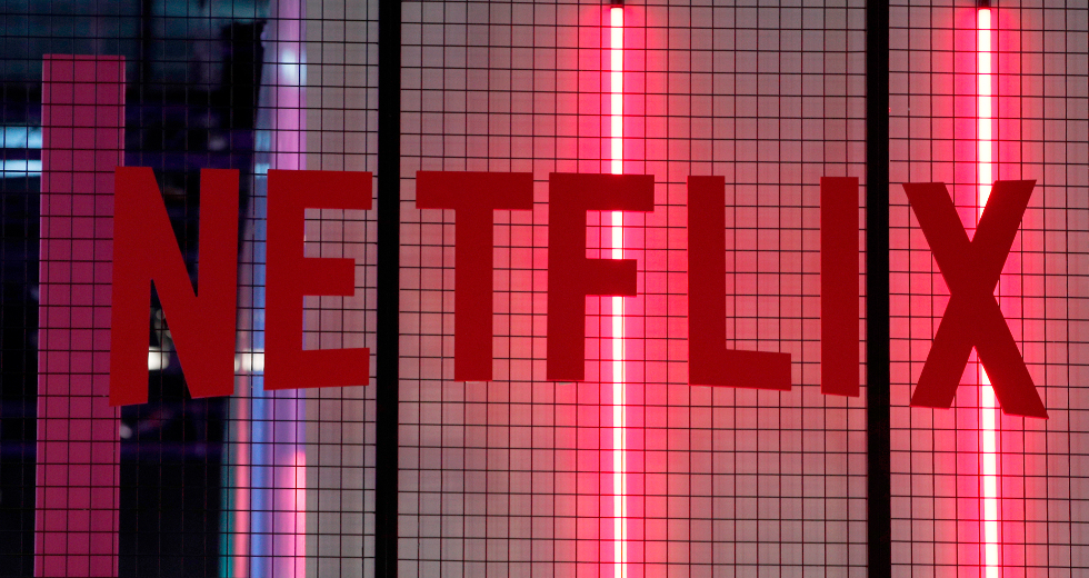 Το Netflix υποχρεώνει σε εμβολιασμό ηθοποιούς και τεχνικό προσωπικό