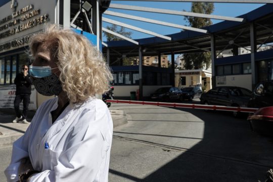 Κορονοϊός: 1.558 νέα κρούσματα, 123 διασωληνωμένοι, 10 νέοι θάνατοι