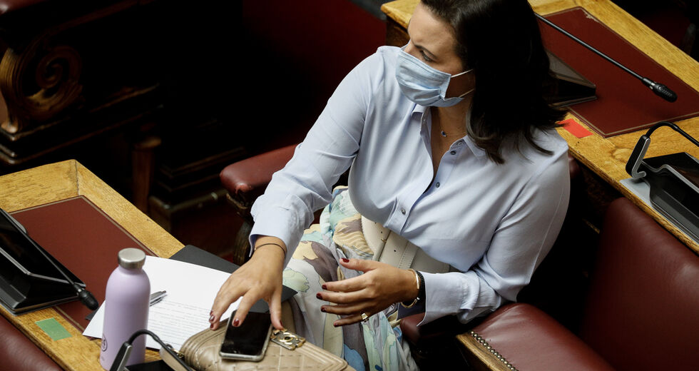 Πυρά Κεφαλογιάννη: Χρειάζεται πειθώ και όχι εκφοβισμοί και διχασμοί
