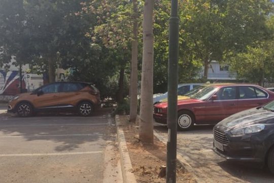 Αίτηση να σταματήσουν τα έργα δόμησης στο πάρκο της Ιακωβάτων