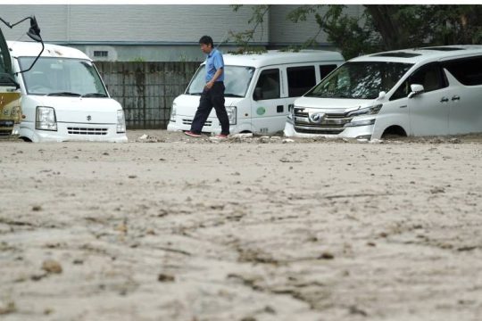 Αρκετοί αγνοούμενοι από κατολισθήσεις στην Ιαπωνία
