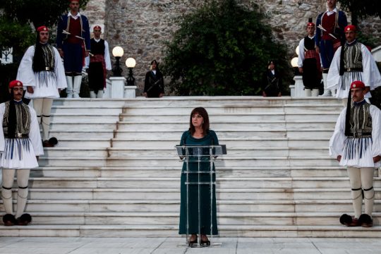 Τι γυρεύει στο Προεδρικό Μέγαρο μια καταδικασμένη και με ακροδεξιά δράση;