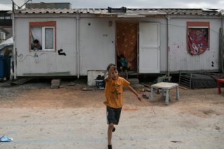 Ερευνα: λιγότεροι από 1.000 οι εμβολιασμένοι πρόσφυγες