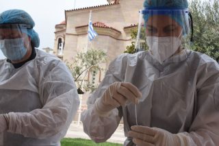 619 τα νέα κρούσματα την Κυριακή