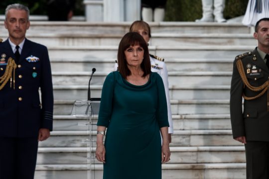 Μηνύματα Σακελλαροπούλου για ελληνοτουρκικά και εμβολιασμό