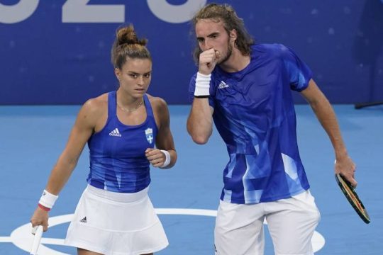 Τσιτσιπάς – Σάκκαρη προκρίθηκαν στους 8 στο μεικτό διπλό