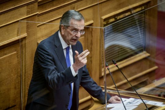 Το ανάδελφο έθνος εναντίον όλων