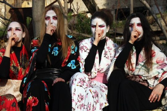 Θεατρική Ομάδα Κωφών «Τρελά Χρώματα»: Μια φορά κι έναν καιρό ήταν δύο φίλες