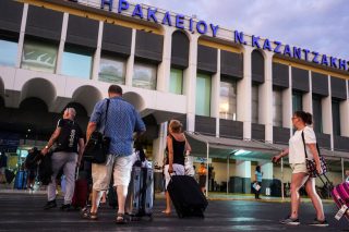 Κρήτη: «ναυαρχίδα» σε τουρισμό και κρούσματα