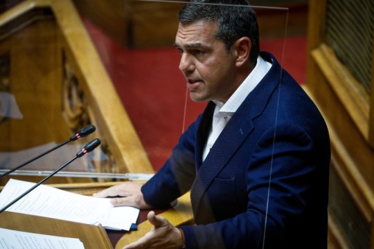 «Απασφάλισε» κατά της Κεραμέως ο Τσίπρας: Έγκλημα εκ προμελέτης οι ΕΒΕ