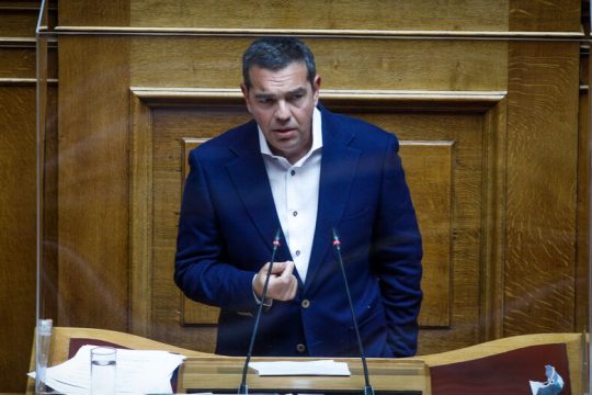 «Αποδεικνύεστε οι μεγαλύτεροι ντίλερς ιδιωτικών συμφερόντων»