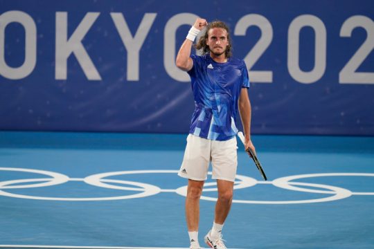 Νικηφόρα πρεμιέρα, αλλά με δυσκολίες για τον Τσιτσιπά