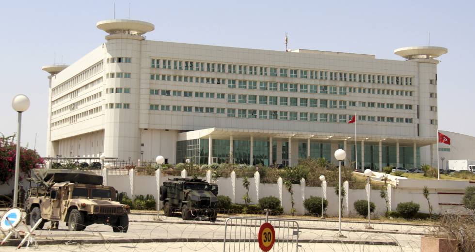 Αποπέμφθηκε ο επικεφαλής της δημόσιας τηλεόρασης στην Τυνησία