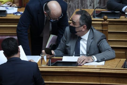 Γενίκευση της υποχρεωτικότητας του εμβολιασμού προωθεί η κυβέρνηση