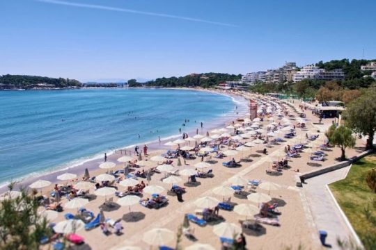 Δωρεάν είσοδος σε οργανωμένες παραλίες της Αττικής λόγω καύσωνα