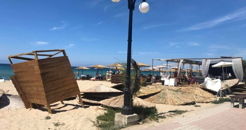 Δύο τραυματίες από ανεμοστρόβιλο στα Νέα Μουδανιά Χαλκιδικής