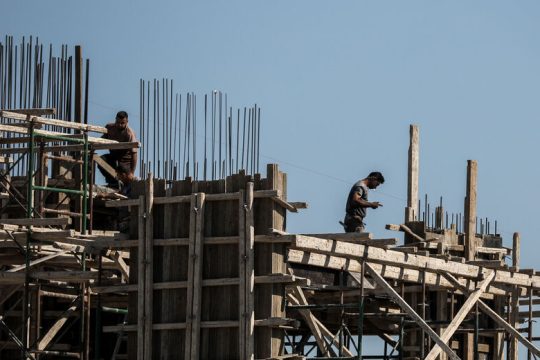 Απογειώθηκαν οι τιμές των υλικών οικοδομής
