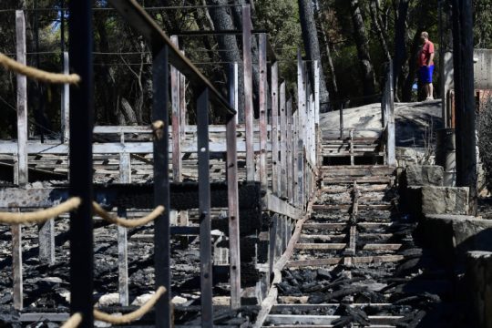 Εφάπαξ 718 ευρώ σε εργαζόμενους πυρόπληκτων επιχειρήσεων